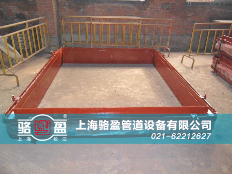 非金屬<a href=http://www.spwdmcgy.com.cn target=_blank class=infotextkey>補(bǔ)償器</a>生產(chǎn)車間